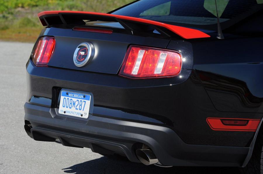  Ford Mustang Boss 302 Laguna Seca 2010 года  (фото 36 из 132)